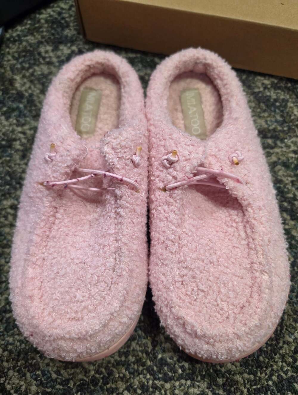 Miatoo Montana Pink Fuzzy Slippers Size 7